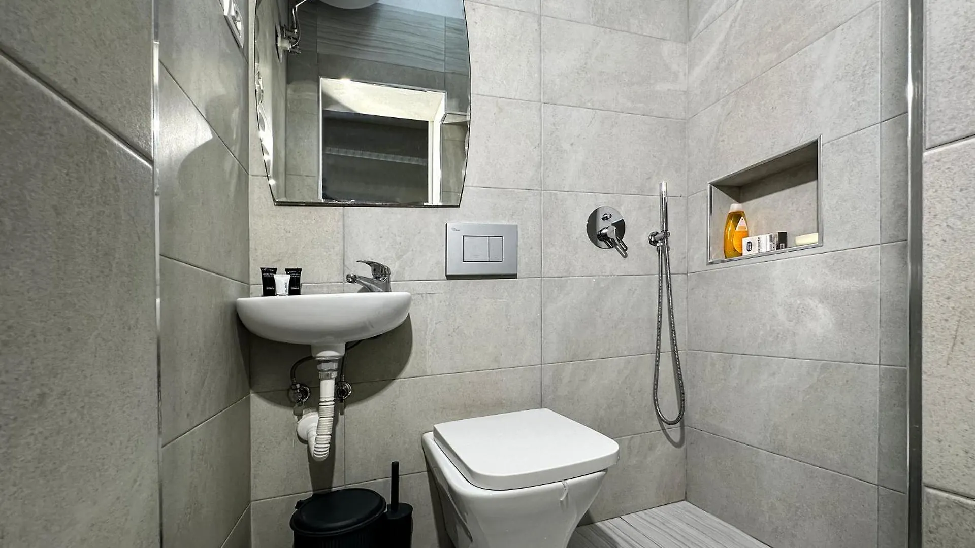 Home Select Tirana 3