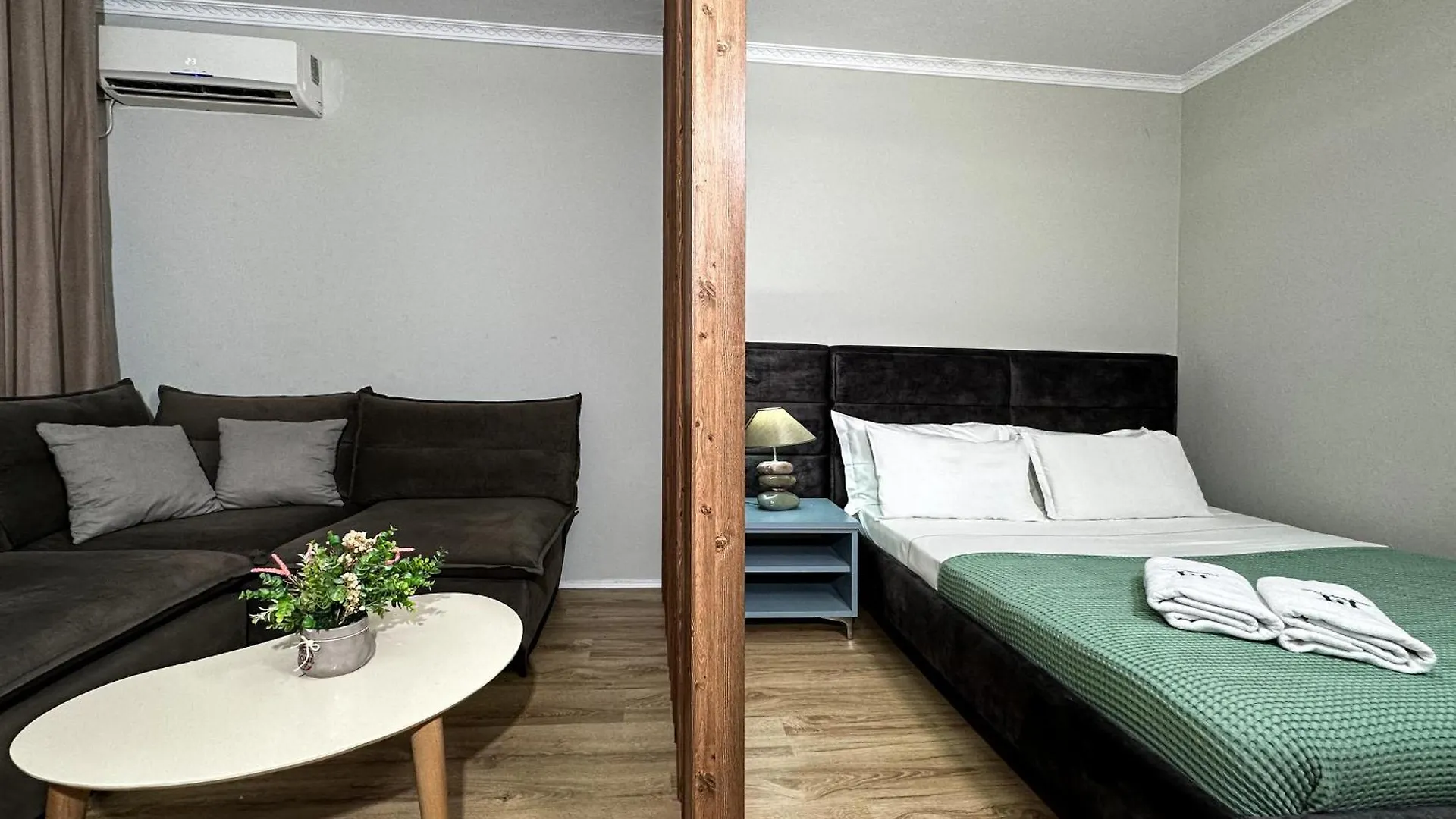 Home Select Tirana 3 0*,