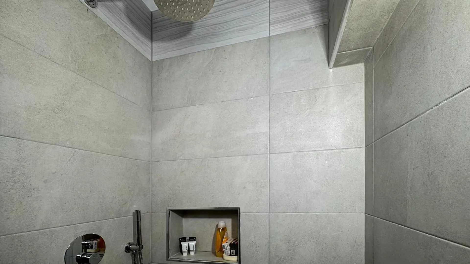 Apartment Home Select Tirana 3