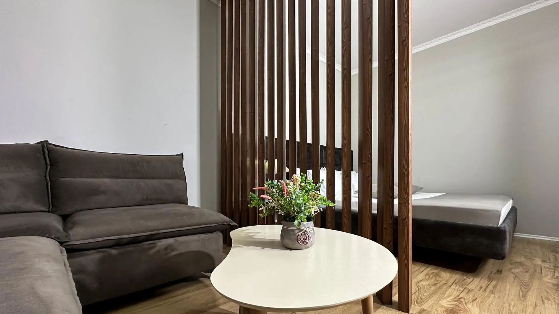 Home Select Tirana 3